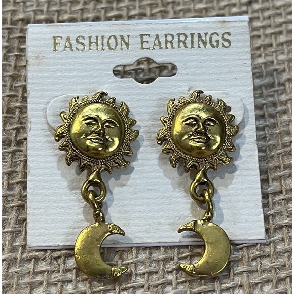 Vintage Gold Tone SUN HALF MOON Earrings Celestial Whimsigoth Fairy Grunge - Picture 2 of 7